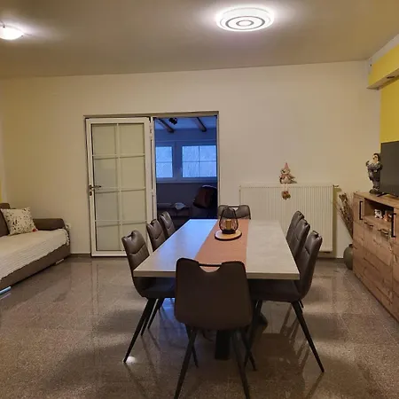 Kuca Za 10 Osoba S Jacuzzijem I Biljarom Apartament