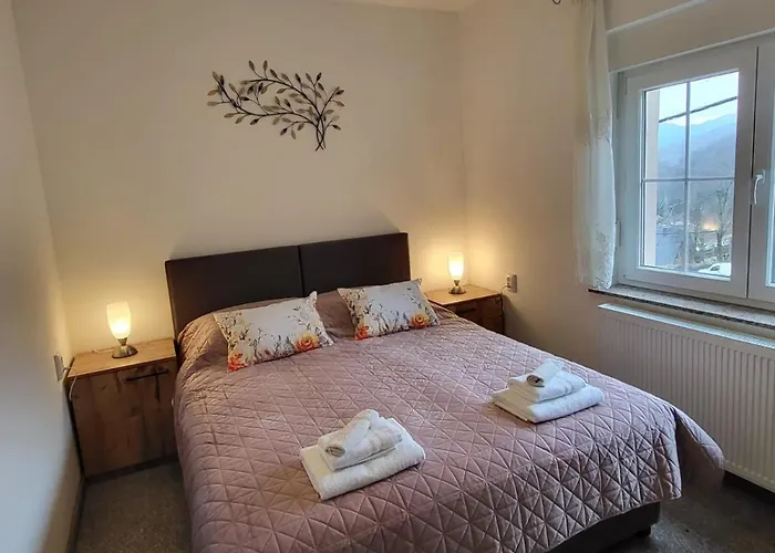 Kuca Za 10 Osoba S Jacuzzijem I Biljarom