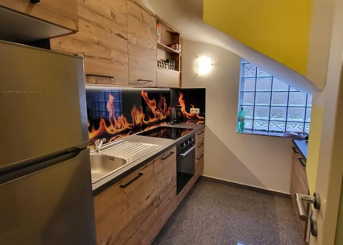 Kuca Za 10 Osoba S Jacuzzijem I Biljarom Daire *