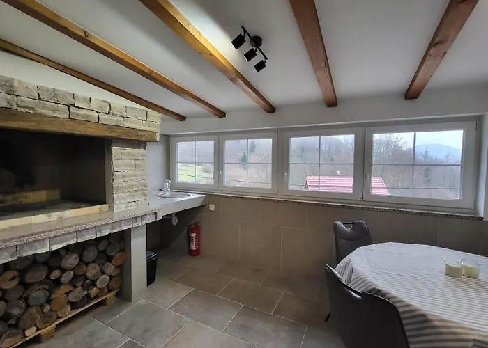 Kuca Za 10 Osoba S Jacuzzijem I Biljarom Daire *