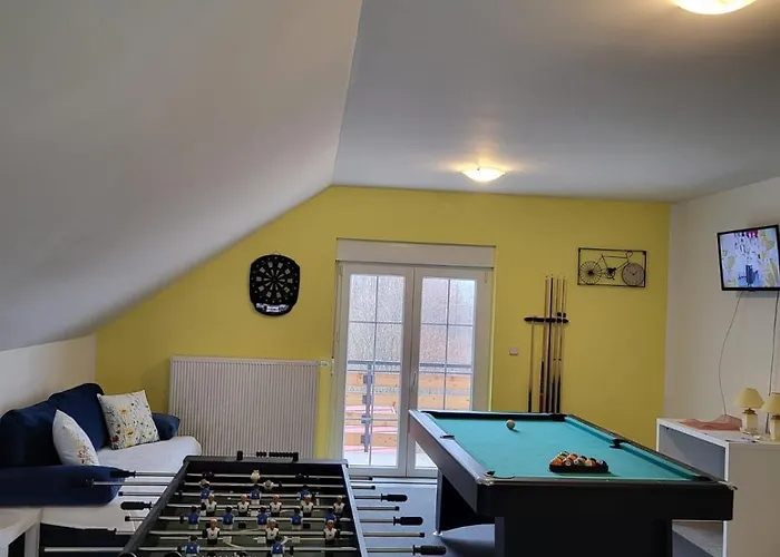 Daire Kuca Za 10 Osoba S Jacuzzijem I Biljarom *