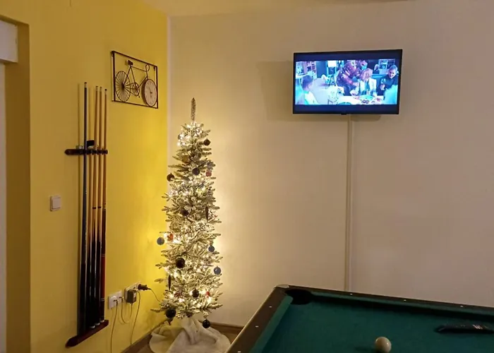 Appartamento Kuca Za 10 Osoba S Jacuzzijem I Biljarom *